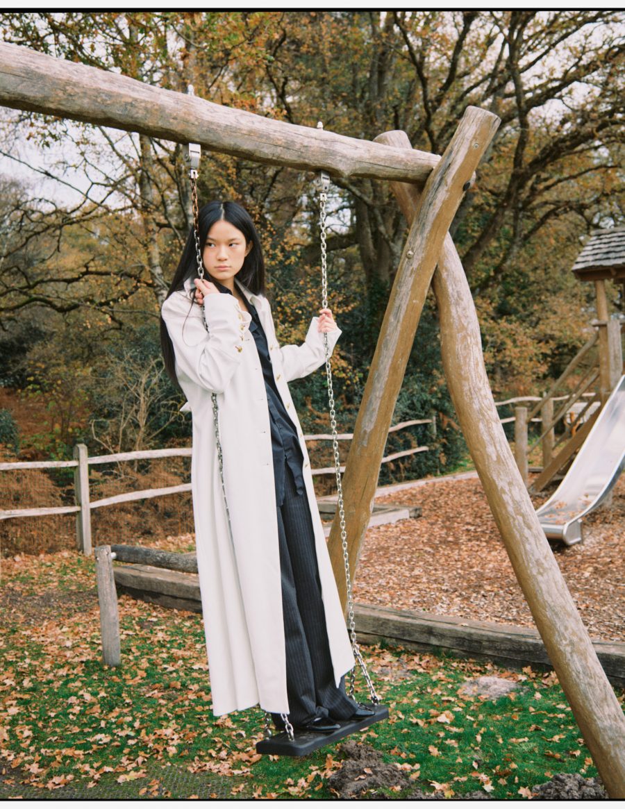 白スーツ 英智 Zi Mo Zheng - The Hive