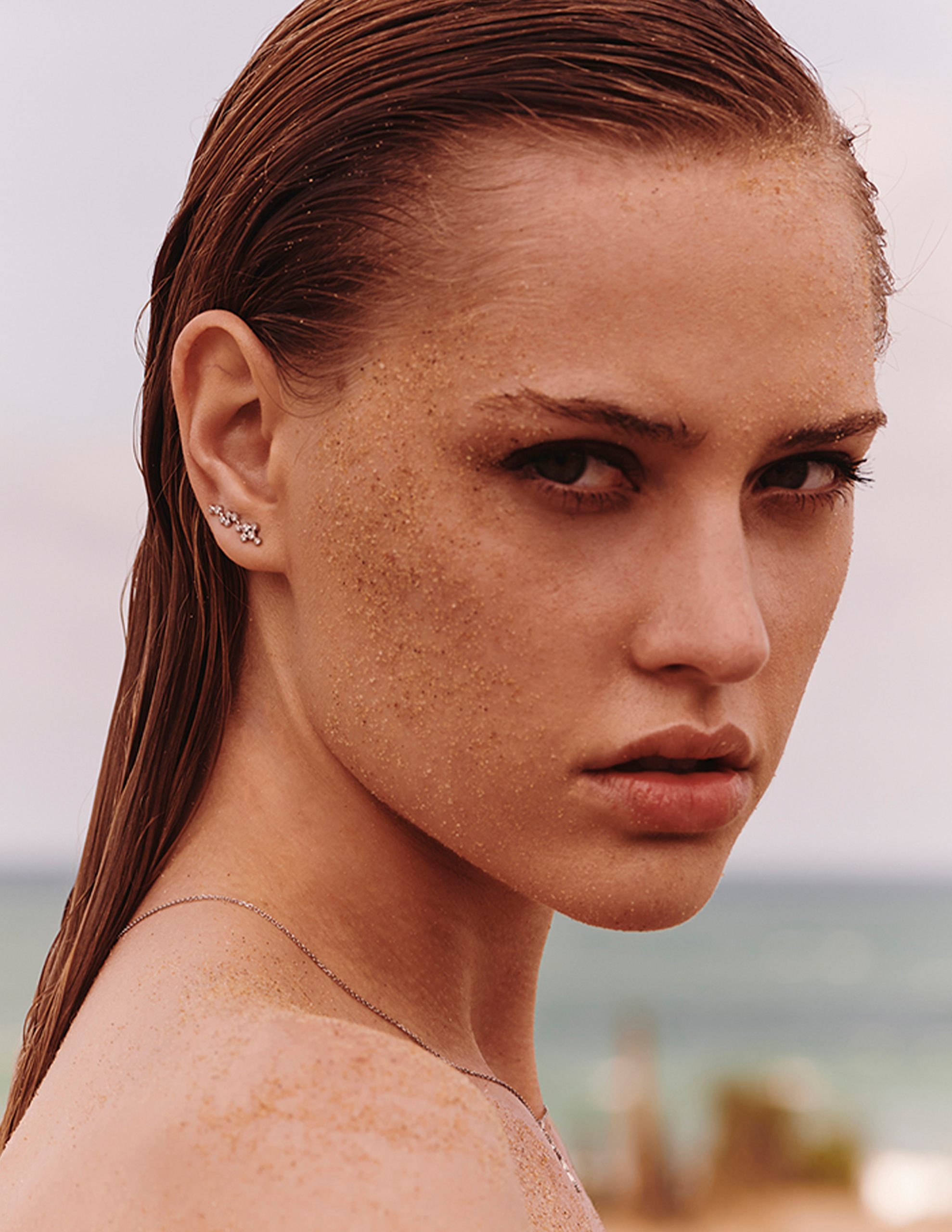 Claire Guena - The Hive